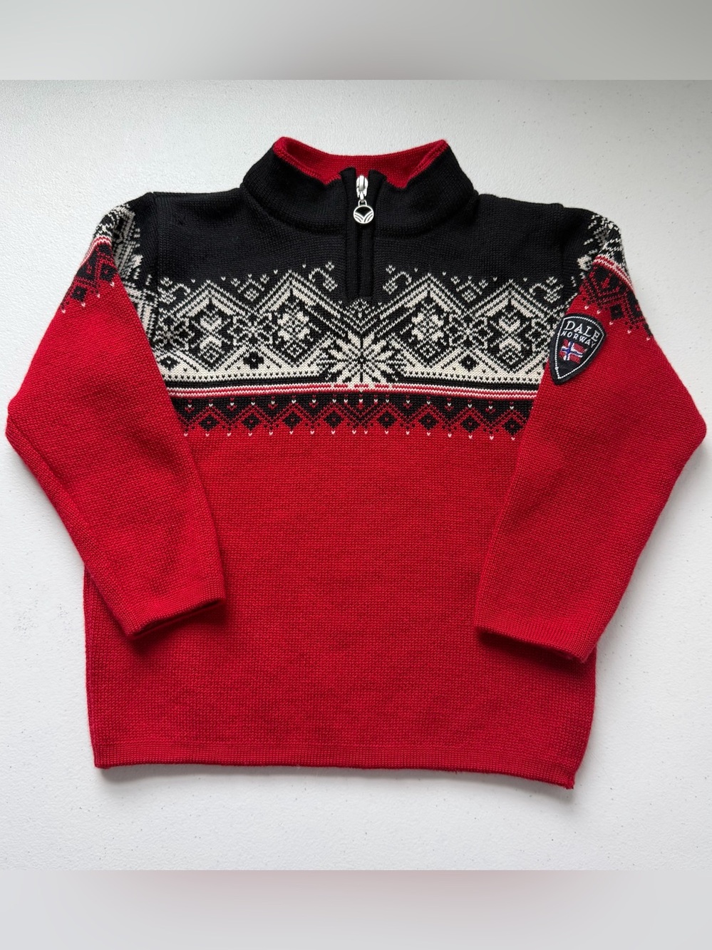 Dale of Norway Red/Black
1/4 Zip Fair Isle Sweater
100% Merino Wool
4Y
*Mended